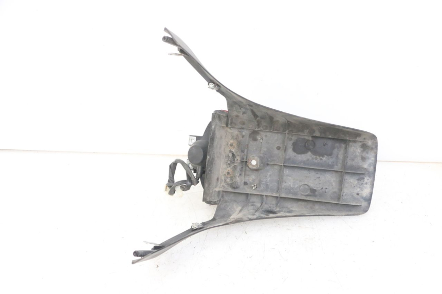 photo de LAMPA TYLNA HONDA XLV VARADERO 125 (2000 - 2006) - Inny kąt widzenia