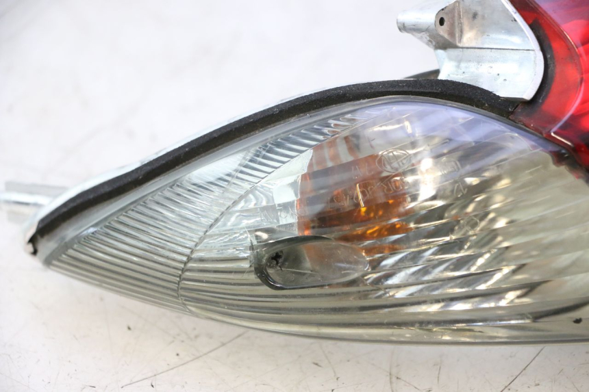 photo de ŚWIATŁO TYLNE HONDA XLV VARADERO 125 (2007 - 2012) - Zbliżenie komponentów