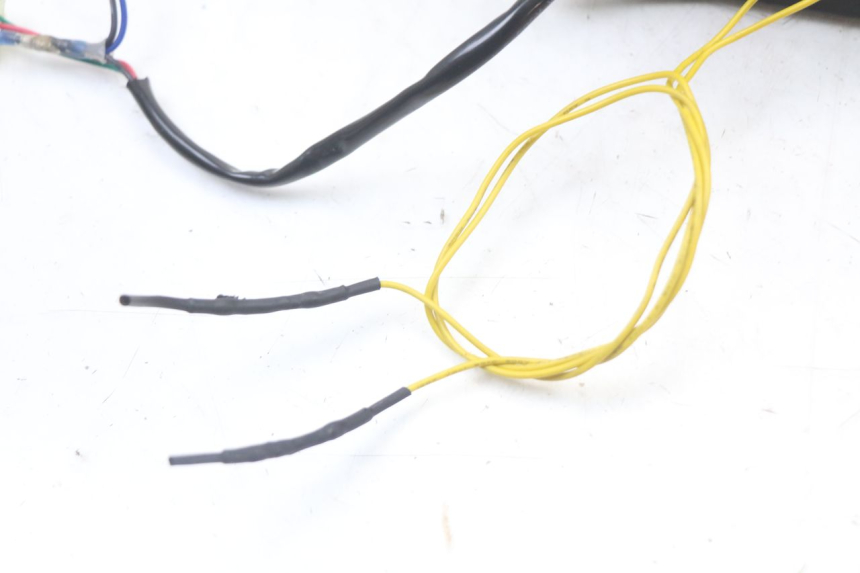 photo de LAMPA TYLNA YAMAHA FZ1 FAZER 1000 (2007 - 2009) - Oznaczenia i referencje