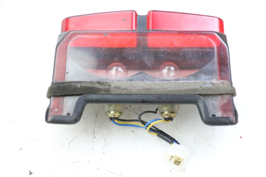 photo de LAMPA TYLNA YAMAHA FZS FAZER 600 (2001 - 2003) - Zoom stanu zużycia