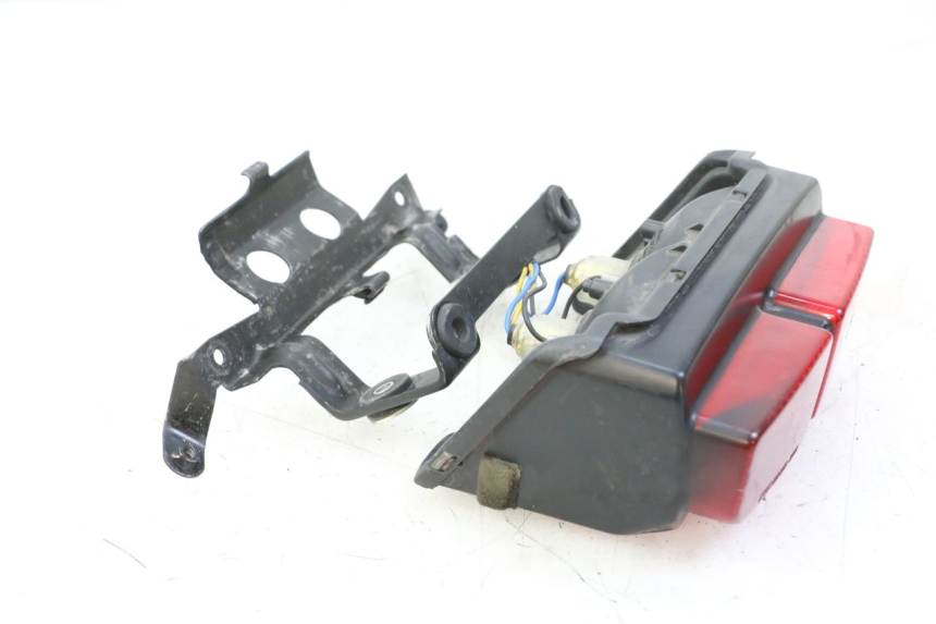 photo de LAMPA TYLNA YAMAHA FZS FAZER 600 (2001 - 2003) - Inny kąt widzenia