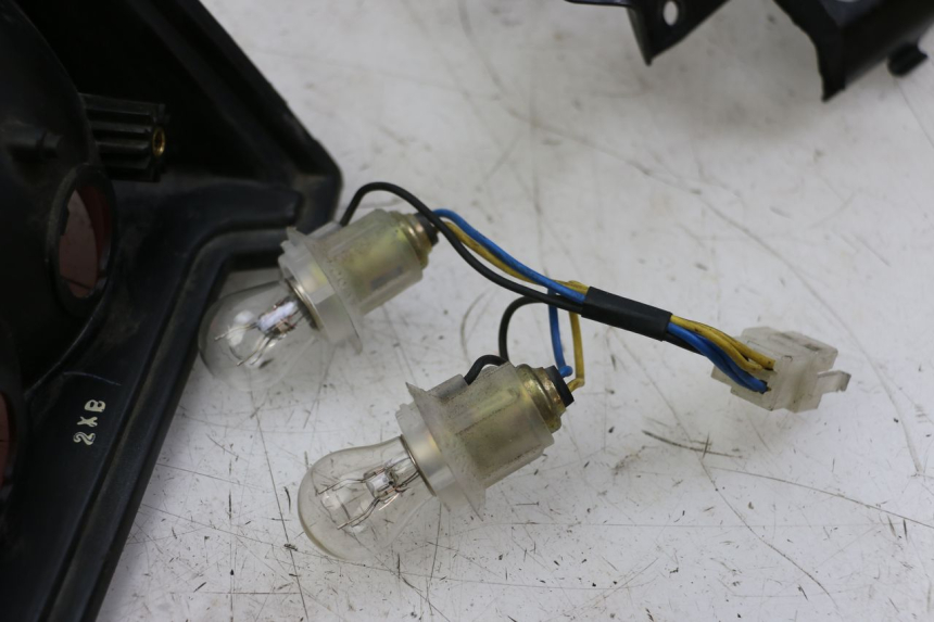 photo de LAMPA TYLNA YAMAHA FZS FAZER 600 (2001 - 2003) - Widok ogólny