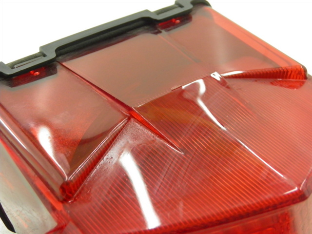 photo de TYLNA LAMPA YAMAHA TDM 900 (2004 - 2006) - Stan powierzchni