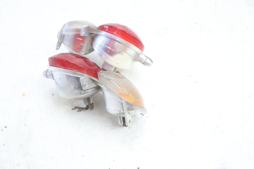 photo de LAMPA TYLNA YAMAHA YP MAJESTY 125 (2007 - 2010) - Inny kąt widzenia