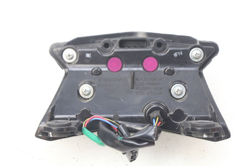 photo de LAMPA TYLNA KAWASAKI Z 650 (2016 - 2019) - Zoom stanu zużycia