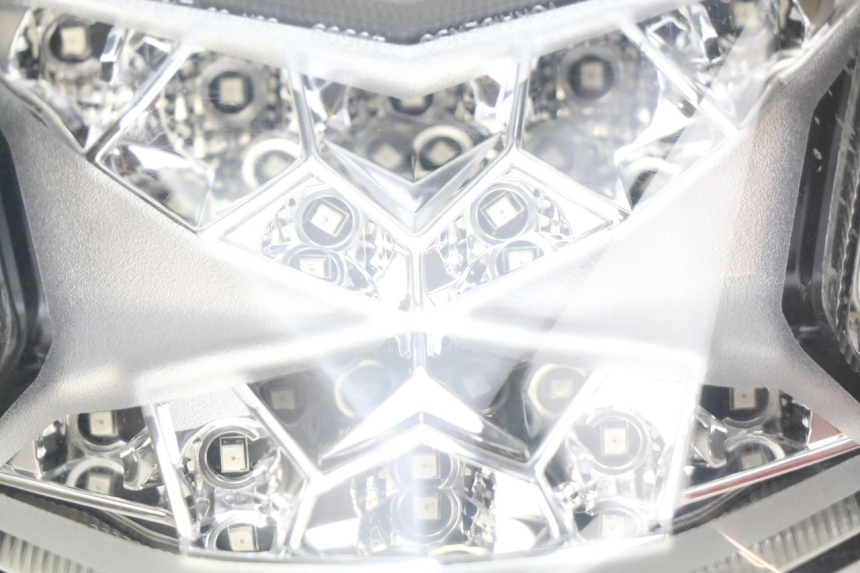 photo de LAMPA TYLNA KAWASAKI Z 650 (2016 - 2019) - Punkty mocowania