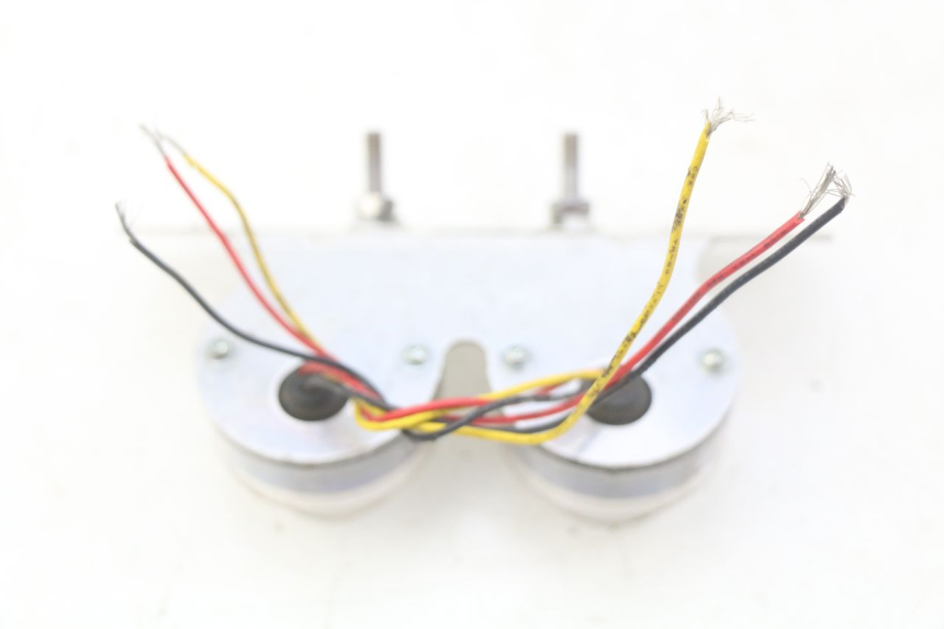 photo de LAMPA TYLNA KAWASAKI ZEPHYR 1100 ( - 1995) - Zoom stanu zużycia