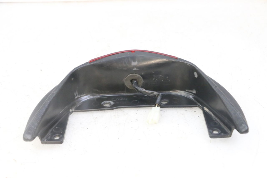 photo de LAMPA TYLNA PIAGGIO ZIP 4T 50 (2018 - 2020) - Punkty mocowania