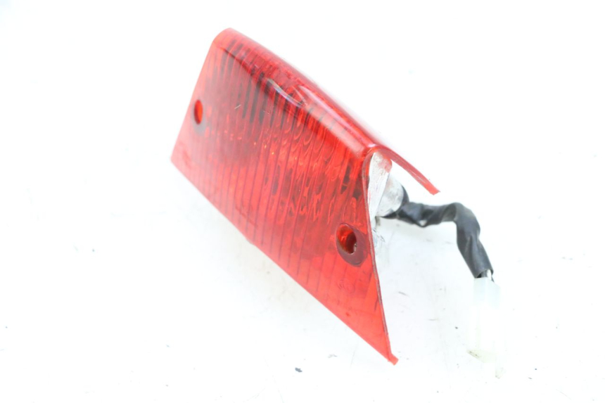 photo de LAMPA TYLNA PIAGGIO ZIP 4T 50 (2018 - 2020) - Zoom stanu zużycia