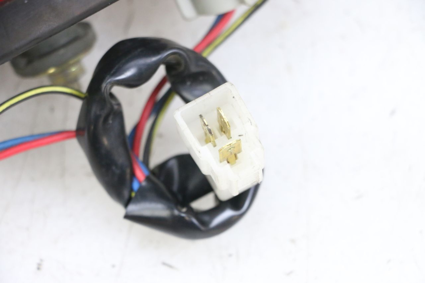 photo de LAMPA TYLNA KAWASAKI ZR 7 750 (1999 - 2004) - Zbliżenie techniczne