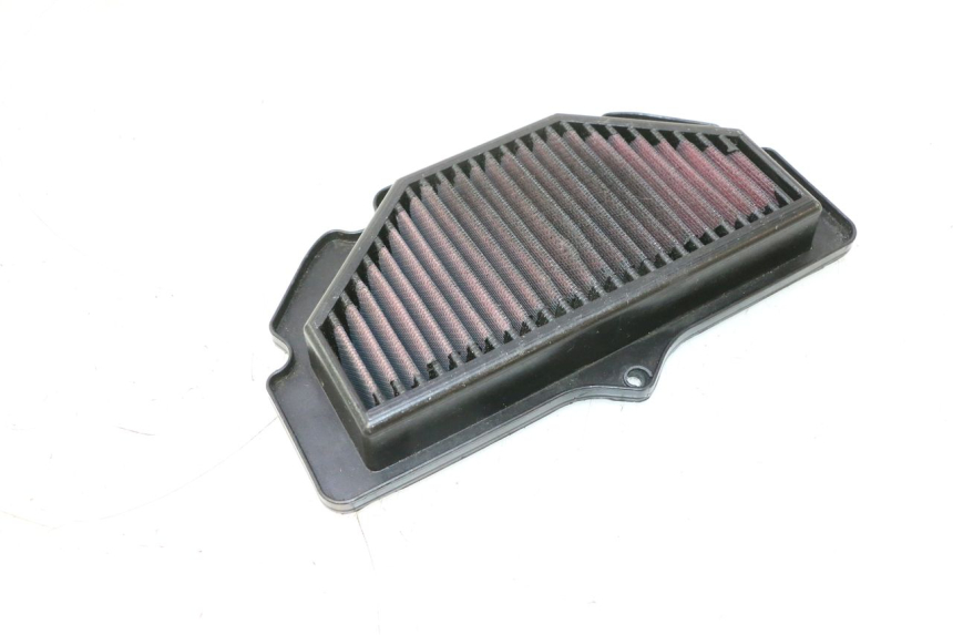 photo de FILTR POWIETRZA SUZUKI GSR 600 (2005 - 2012) - Inny kąt widzenia