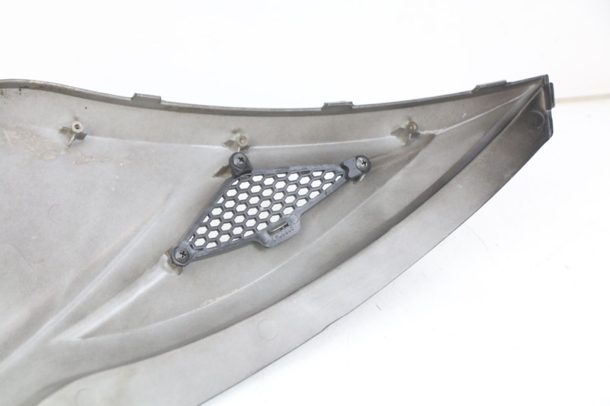 photo de PRAWY TYLNY BOK KYMCO AGILITY 16+ 4T 50 (2018 - 2023) - Zbliżenie komponentów