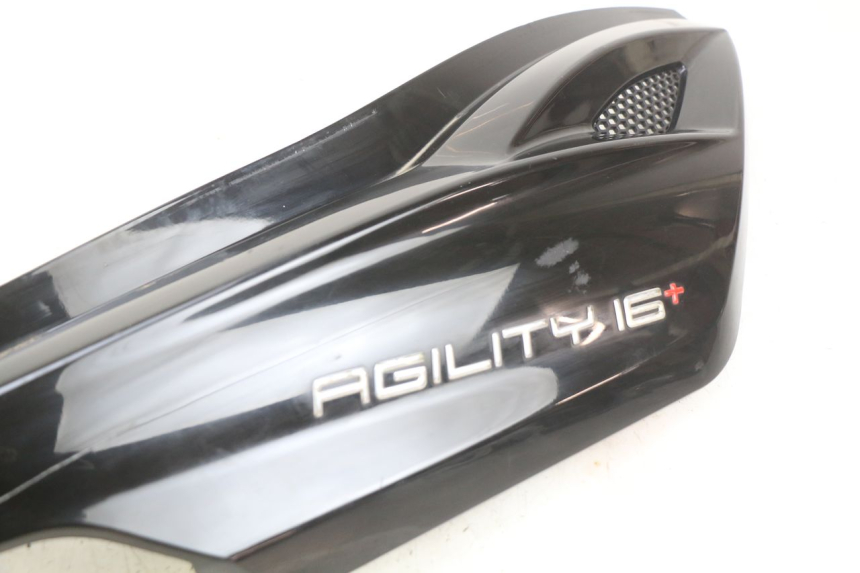 photo de PRAWY TYLNY BOK KYMCO AGILITY 16+ 4T 50 (2018 - 2023) - Zbliżenie techniczne