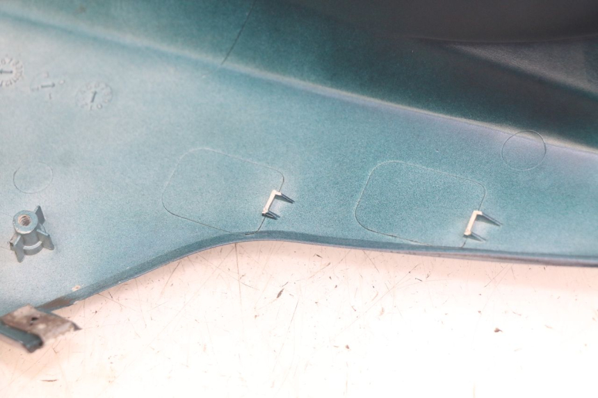 photo de PRAWY TYLNY BOK KYMCO AGILITY 16+ 4T 50 (2018 - 2023) - Szczegół części