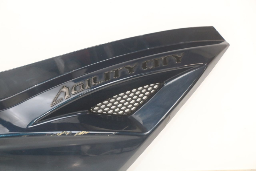 photo de PRAWY TYLNY BOK KYMCO AGILITY 16+ 4T 50 (2018 - 2023) - Widok produktu