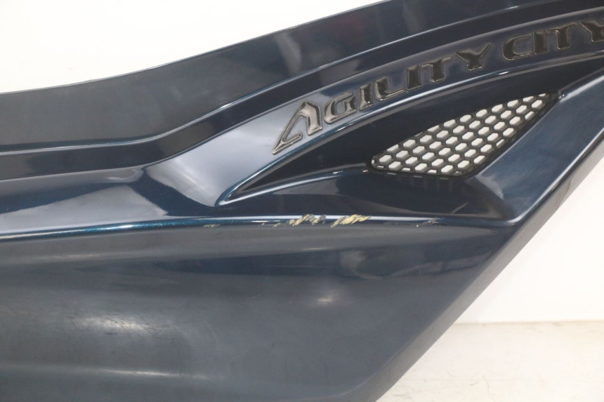 photo de PRAWY TYLNY BOK KYMCO AGILITY 16+ 4T 50 (2018 - 2023) - Oznaczenia i referencje