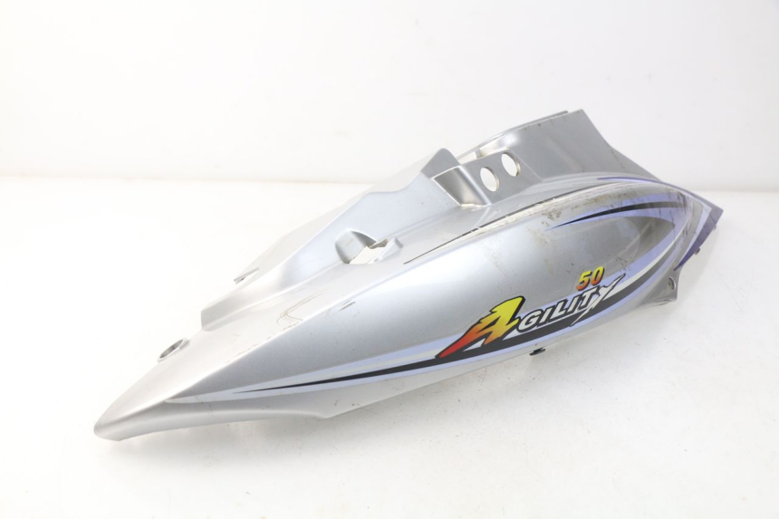 photo de PRAWY TYLNY BOK KYMCO AGILITY 4T 50 (2005 - 2018) - Szczegóły charakterystyczne