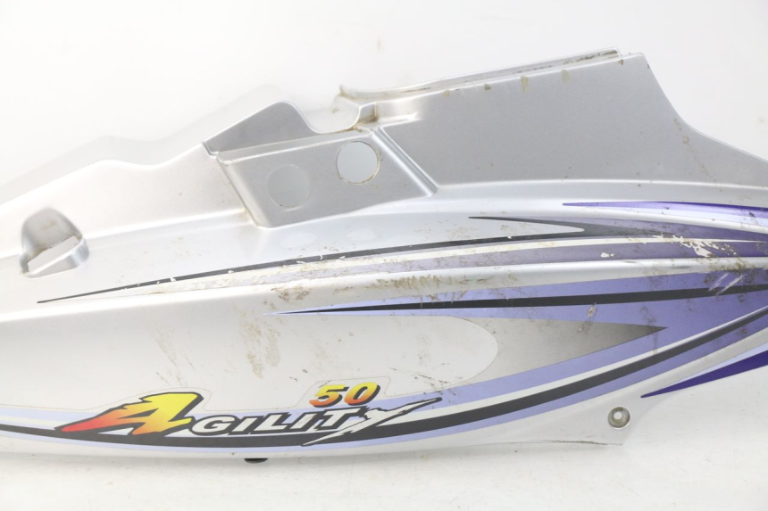 photo de PRAWY TYLNY BOK KYMCO AGILITY 4T 50 (2005 - 2018) - Widok z bliska