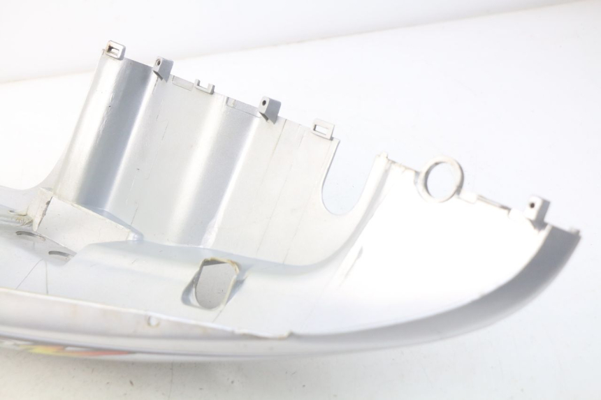 photo de PRAWY TYLNY BOK KYMCO AGILITY 4T 50 (2005 - 2018) - Zoom stanu zużycia