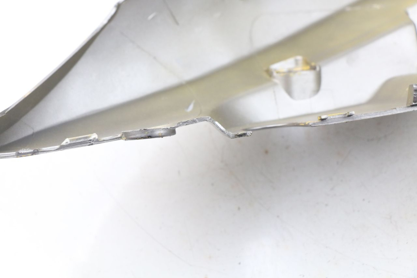 photo de PRAWY TYLNY BOK KYMCO AGILITY 4T 50 (2005 - 2018) - Punkty mocowania