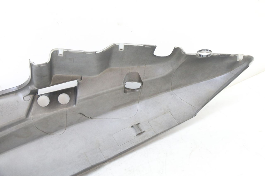 photo de PRAWY TYLNY BOK KYMCO AGILITY 4T 50 (2005 - 2018) - Stan powierzchni