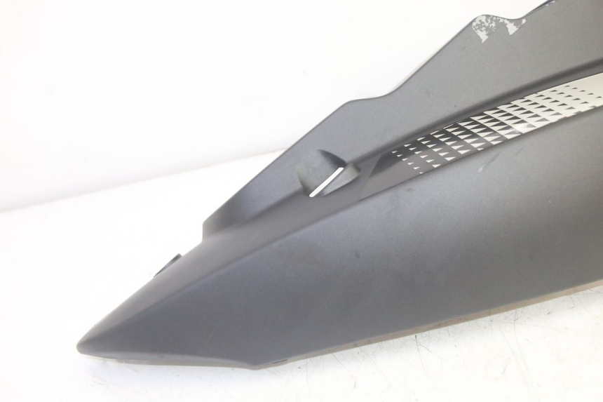 photo de PRAWY TYLNY BOK KYMCO AGILITY 4T 50 (2018 - 2022) - Szczegół części