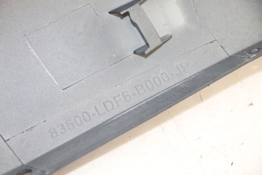 photo de PRAWY TYLNY BOK KYMCO AGILITY 4T 50 (2018 - 2022) - Zbliżenie komponentów