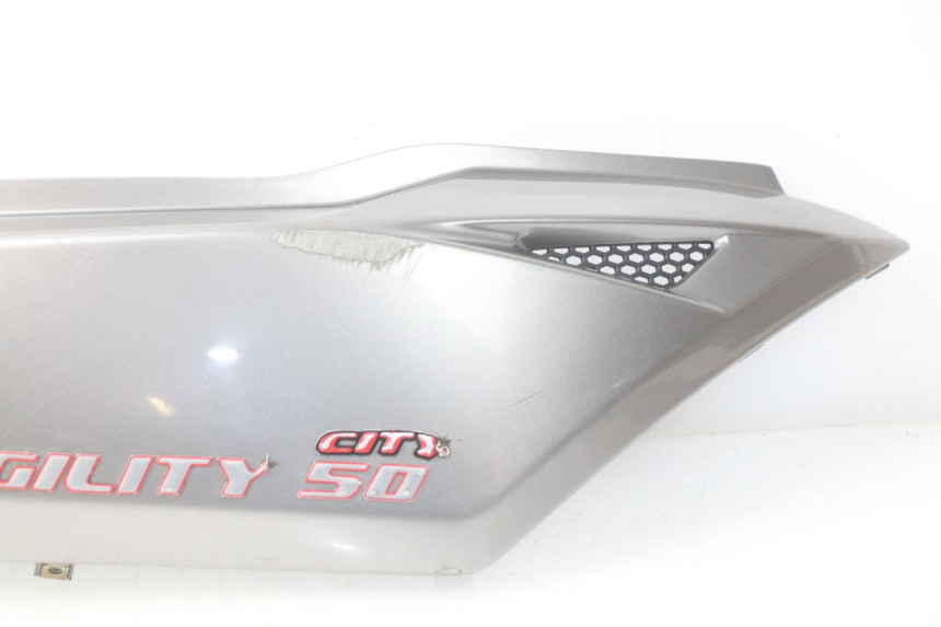 photo de PRAWY TYLNY BOK KYMCO AGILITY CITY 4T 50 (2008 - 2016) - Stan powierzchni