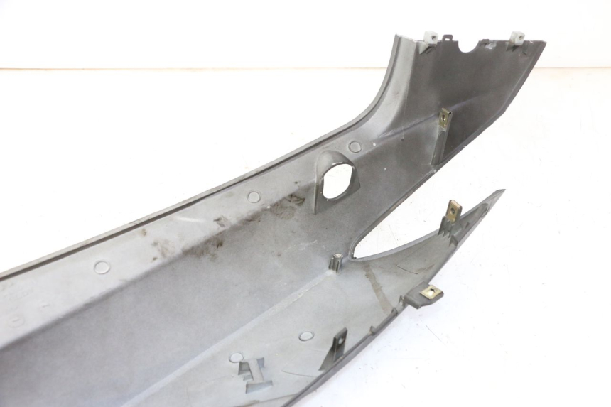 photo de PRAWY TYLNY BOK KYMCO AGILITY NAKED RENOUVO 2T 50 (2011 - 2018) - Szczegół części