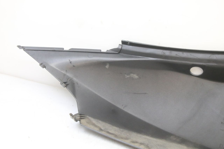 photo de PRAWY TYLNY BOK APRILIA ATLANTIC 125 (2003 - 2009) - Punkty mocowania