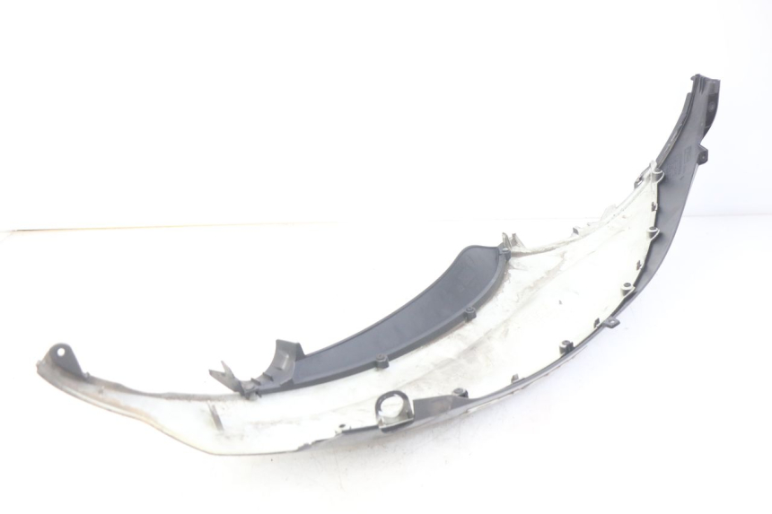 photo de PRAWY TYLNY BOK PIAGGIO BEVERLY 125 (2010 - 2015) - Zoom stanu zużycia