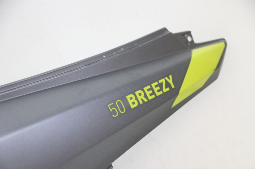 photo de PRAWY TYLNY BOK MOTRON BREEZY 4T 50 (2021 - 2025) - Szczegóły charakterystyczne