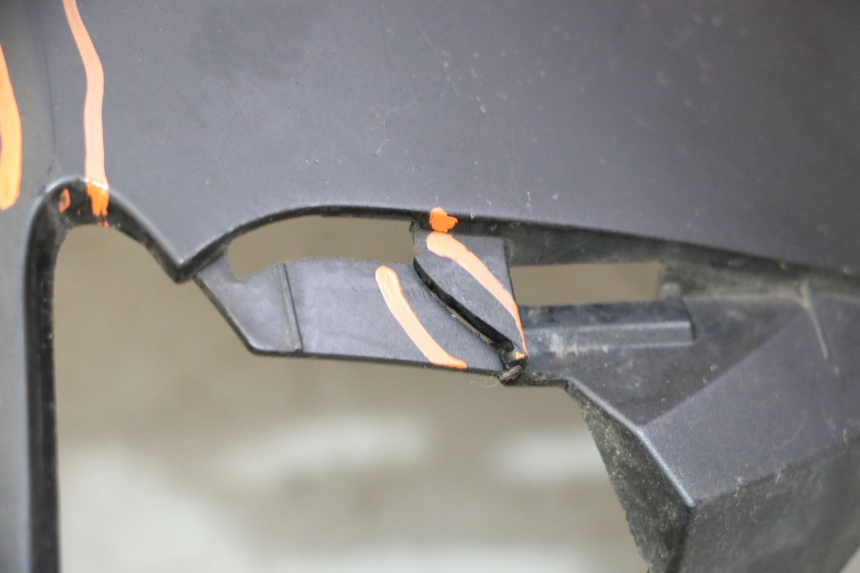 photo de PRAWY TYLNY BOK SUZUKI BURGMAN 125 (2007 - 2014) - Zoom stanu zużycia