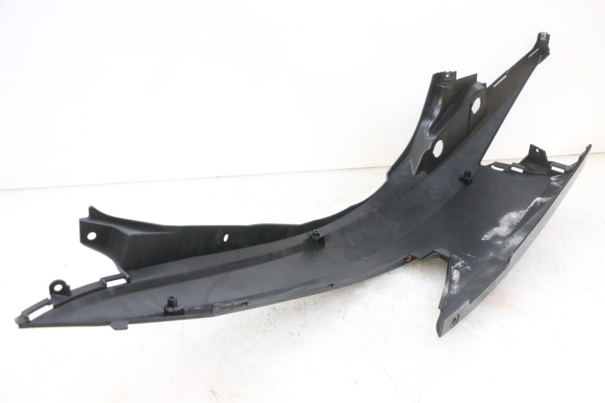 photo de PRAWY TYLNY BOK SUZUKI BURGMAN 125 (2007 - 2014) - Zoom stanu zużycia