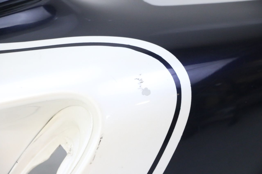 photo de PRAWY TYLNY BOK HONDA CBR RR FIREBLADE 900 (1992 - 1994) - Struktura - zbliżenie