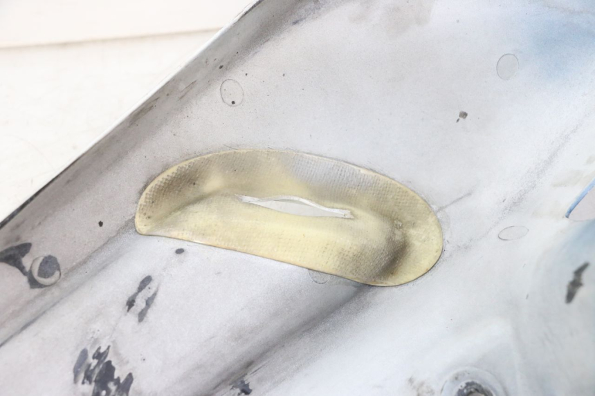 photo de PRAWY TYLNY BOK HONDA CBR RR FIREBLADE 900 (1992 - 1994) - Stan powierzchni