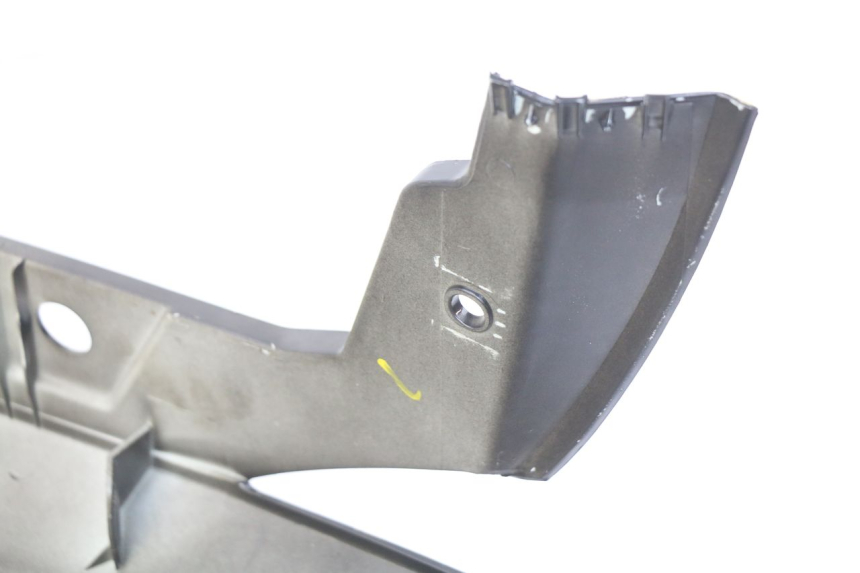 photo de PRAWY TYLNY BOK PEUGEOT CITYSTAR 2T 50 (2018 - 2021) - Zbliżenie techniczne