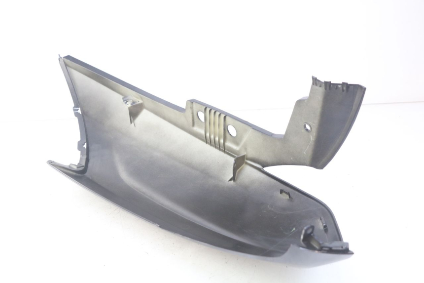 photo de PRAWY TYLNY BOK PEUGEOT CITYSTAR 125 (2011 - 2017) - Szczegół części