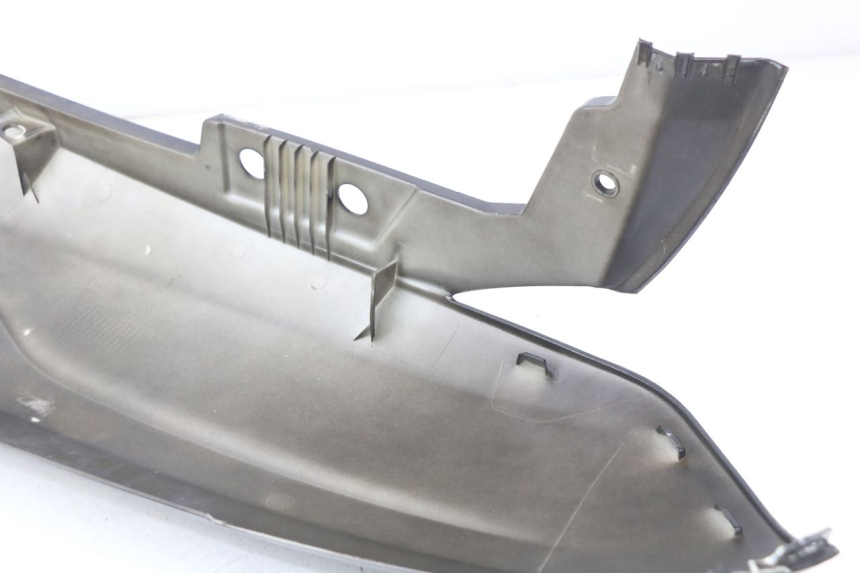 photo de PRAWY TYLNY BOK PEUGEOT CITYSTAR 50 (2013 - 2017) - Zbliżenie techniczne