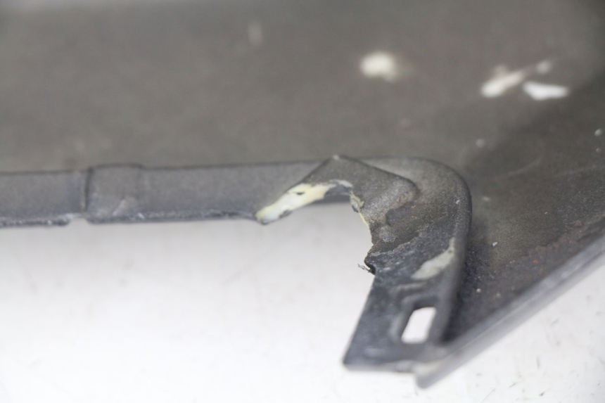 photo de PRAWY TYLNY BOK PEUGEOT CITYSTAR 50 (2013 - 2017) - Zbliżenie techniczne