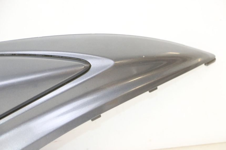 photo de PRAWY TYLNY BOK YAMAHA CYGNUS X INJECTION 125 (2007 - 2013) - Widok z bliska