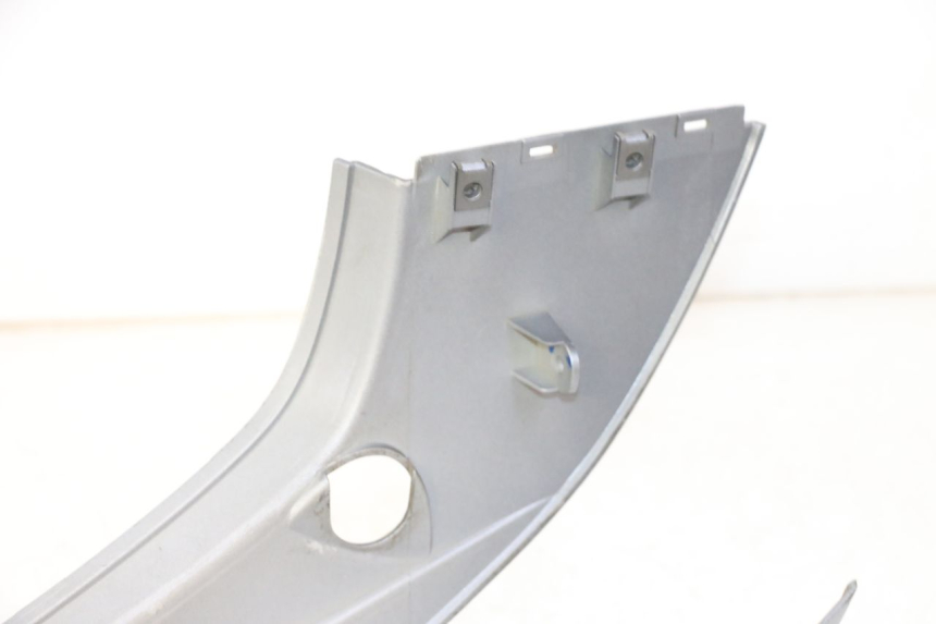 photo de PRAWY TYLNY BOK YAMAHA CYGNUS X INJECTION 125 (2007 - 2013) - Inny kąt widzenia