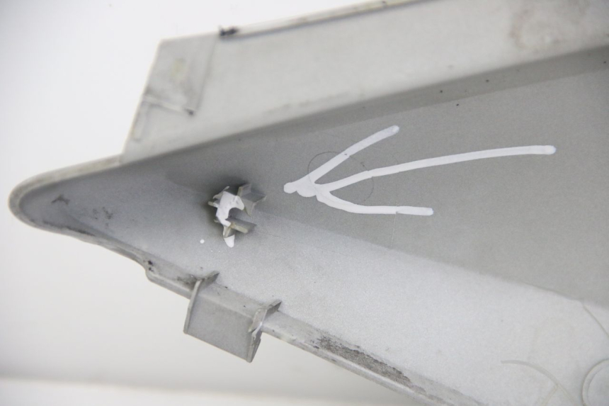 photo de PRAWY TYLNY BOK KYMCO DINK STREET 125 (2009 - 2014) - Szczegóły charakterystyczne