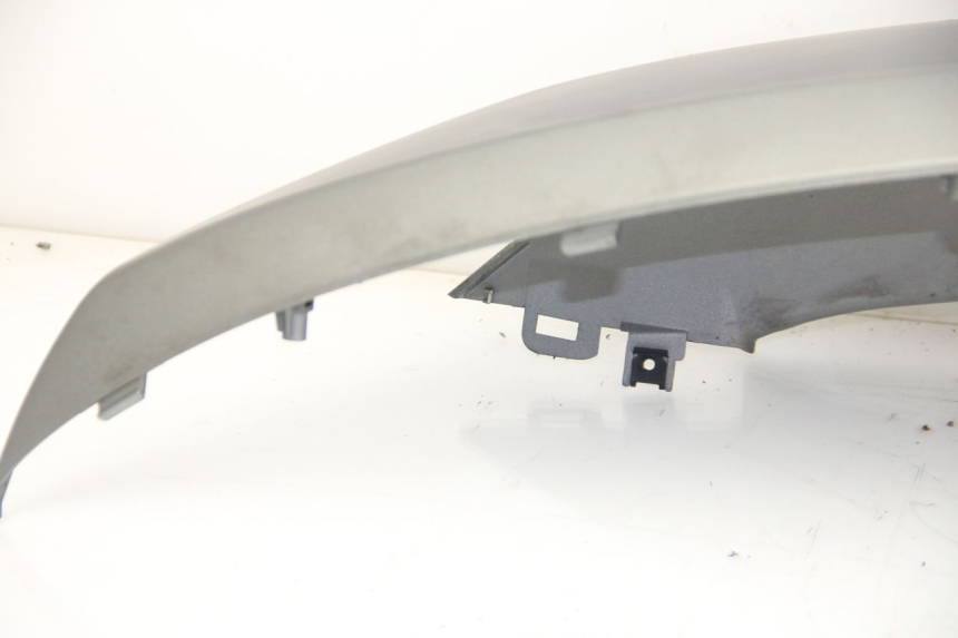 photo de PRAWY TYLNY BOK KYMCO DOWNTOWN ABS 125 (2015 - 2017) - Szczegóły charakterystyczne