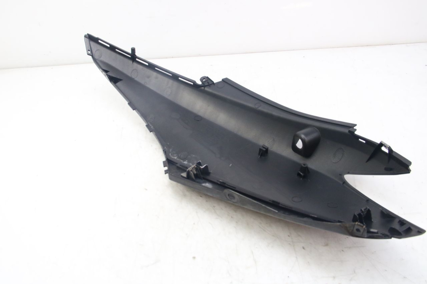 photo de PRAWY TYLNY BOK YAMAHA D'ELIGHT DELIGHT 125 (2017 - 2020) - Punkty mocowania