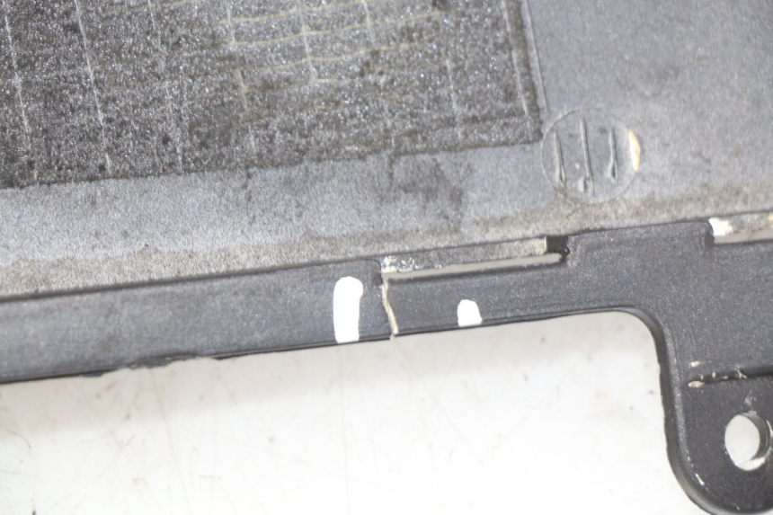 photo de PRAWY TYLNY BOK HONDA FES PANTHEON 2T 125 (1998 - 2002) - Zbliżenie techniczne