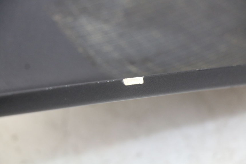 photo de PRAWY TYLNY BOK HONDA FES PANTHEON 2T 125 (1998 - 2002) - Stan powierzchni