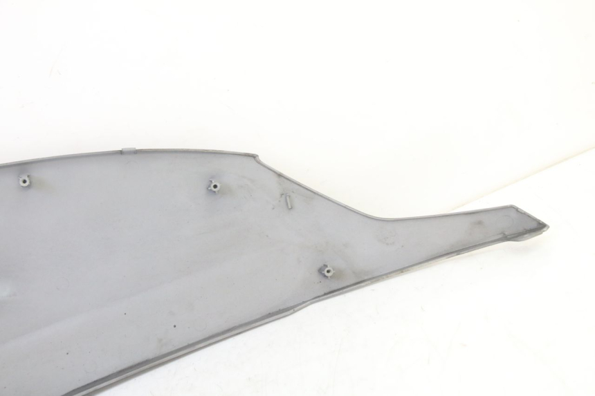 photo de PRAWY TYLNY BOK SYM FIDDLE 3 III 125 (2014 - 2020) - Punkty mocowania