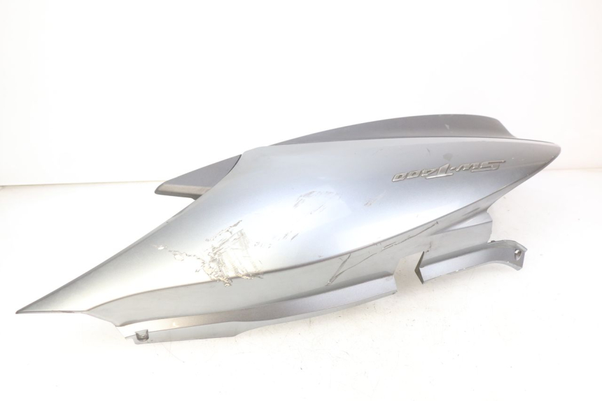 photo de PRAWY TYLNY BOK HONDA FJS SILVERWING SILVER WING 400 (2009 - 2016) - Zbliżenie komponentów