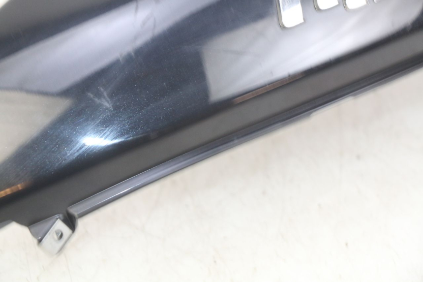 photo de PRAWY TYLNY BOK PIAGGIO FLY 4T 50 (2013 - 2017) - Punkty mocowania